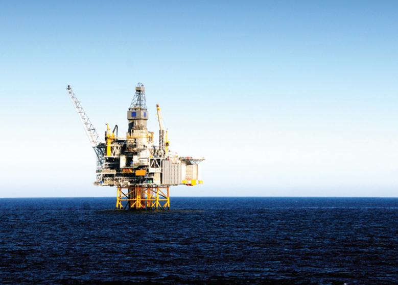 Oil and gas industry marketplace - Illustration of oil rig and pipeline